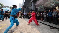 Menandakan beroperasinya showroom Chery Dunia Palmerah dengan ceremony palang pintu. Chery Palmerah berada di Jl. Palmerah Barat No. 2, Grogol Utara, Kebayoran Lama, Kota Jakarta Selatan. Diler ini memiliki luas bangunan ±1000 m². Dengan seluruh fasilitas dan kelengkapan yang ada, konsumen akan dapat menikmati layanan 3S (Sales, Sparepart, Service) tersebut.