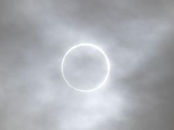 Penampakan Gerhana Matahari Cincin Api 2023 Sungguh Menakjubkan