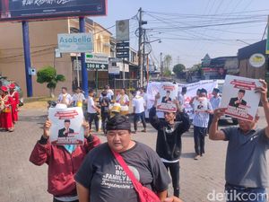 Relawan Ganjar Gelar Musik Patrol Dekat Acara Mlaku Bareng AMIN di Sidoarjo