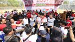 Ribuan Relawan Ganjar Menyemut di Lapangan Multiguna Bekasi