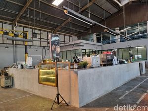 Bekas Pabrik Besi Disulap jadi Coffee Shop, Nggak Panas?