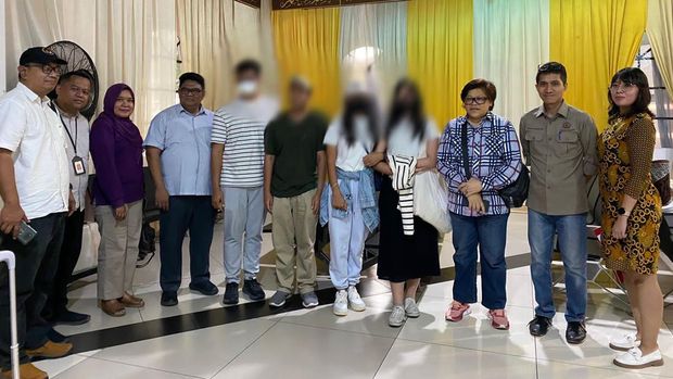 Sebanyak 4 WNI yang dievakuasi Kemlu RI dan KBRI Amman dari wilayah Tepi Barat dan sekitarnya telah tiba di Jakarta dengan selamat (15/10). (Dok: Menlu)