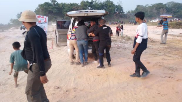 Sejumlah korban kecalakaan mobil offroad dilarikan ke rumah sakit