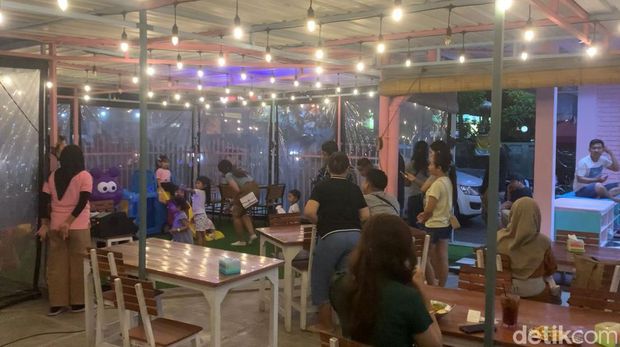 Taman bermain anak atau playground yang berkonsep cafe, Gurita Playground di Denpasar. (Rizki Setyo Samudero)