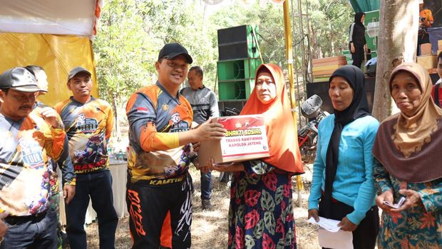 Polres Jepara menyelenggarakan trabas kamtibmas di Wana Wisata Sereni Indah Kecamatan Nalumsari, Minggu (15/10/2023).