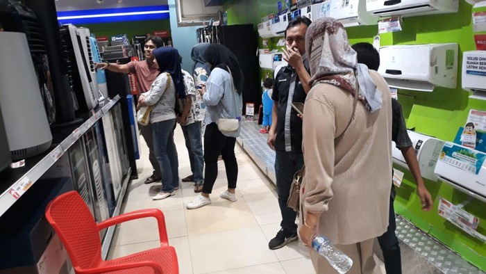 Transmart Full Day Sale di Gerai Cempaka Putih