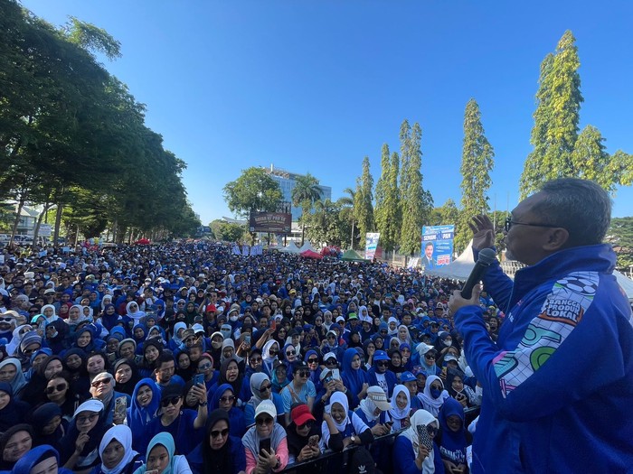 Zulhas Apresiasi Kader PAN Sulsel Bantu Warga Kesulitan Akibat Kemarau