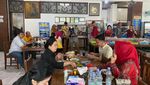 10 Potret Gibran Rakabuming Makan Bareng Prabowo hingga Ganjar Pranowo