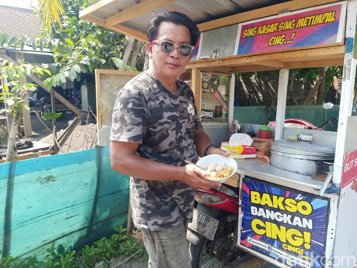 Pedagang bakso yang viral kala ditemui di Desa Budeng, Kecamatan Jembrana, Kabupaten Jembrana, Minggu (15/10/2023).