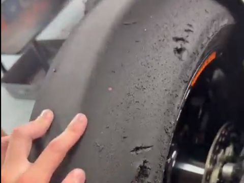 Ban motor usai dipakai di Sirkuit Mandalika.