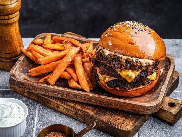 Burger hits di Jakarta Selatan