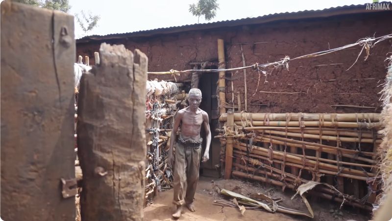 Calixte Nzamwita, pria Afrika yang fobia pada wanita.