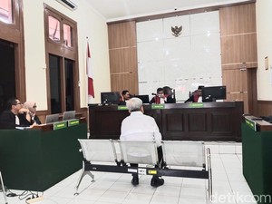 Eks Kepala BPPJB Jakarta Terima 2 Sepeda Brompton dari Petinggi BUMN