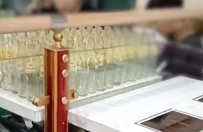 Gokil! 6 Remaja di China Habiskan 111 Botol Minuman di Resto AYCE