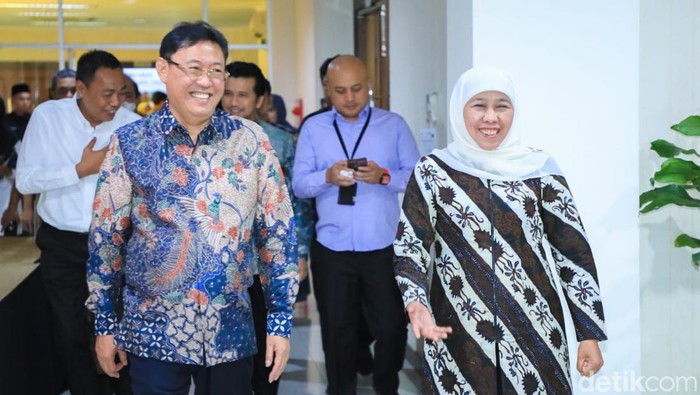 Gubernur Jatim saat menghadiri acara rekomitmen di BPK Jatim di Jalan Ir. Juanda, Sidoarjo.