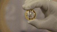 Koin 2 pounds terbaru bergambar bunga nasional setiap negara yang membentuk Inggris, Inggris, Irlandia Utara , Skotlandia dan Wales.  