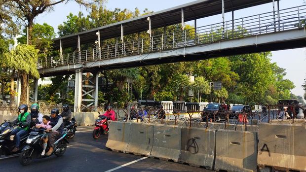 Jl Medan Merdeka Barat ditutup