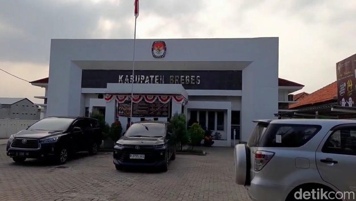 Kantor KPU Brebes. Foto diunggah Senin (16/10/2023).