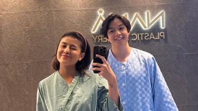 8 Foto Awkarin Sedot Lemak Rp 174 Juta di Korea, Korset Sempat Rembes Darah