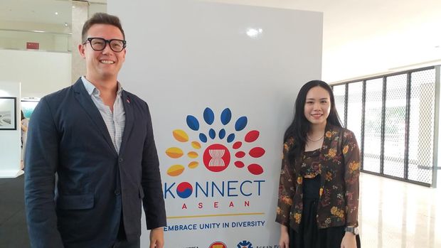 Karya Seni Catherine Oslo di Galeri Seni ASEAN