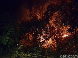 Api Membara di Lereng Jurang Cadas Pangeran Sumedang