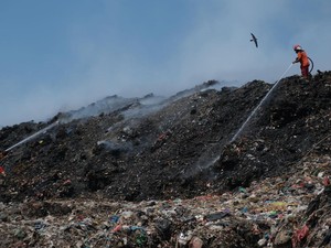 5 Hari Kebakaran TPA Suwung, BPBD Bali: 30 Persen Api Berkurang