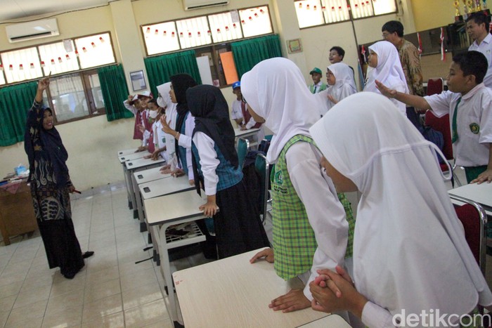 Kemenag bekerjasama dengan Prof Yohanes Surya meluncurkan program Madrasah Pandai Berhitung. Ditargetkan, siswa madrasah belajar matematika dengan menyenangkan.