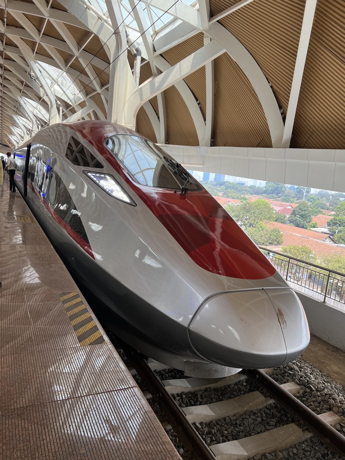Kereta Cepat Jakarta Bandung, Whoosh