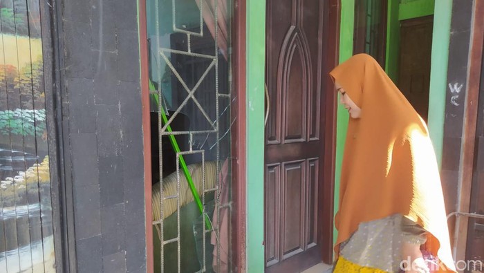 Kerusakan rumah warga dan panti asuhan di Magelang imbas kerusuhan di Magelang, Senin (16/10/2023).