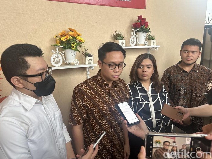 Kuasa hukum Karen, Togi Pangaribuan