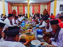 Mengenal Bajamba, Tradisi Makan Bersama Minangkabau dan Maknanya