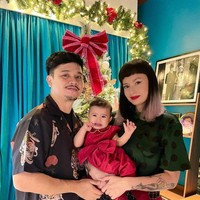 Millie diketahui memiliki darah keturunan Inggris dari ibunya, Adinda. Adinda sendiri mendapat darah keturunan Inggris dari ayahnya. Sementara ibunda Adinda berasal dari Bandung. Foto: Instagram/miss_adinda_mae