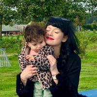 Millie lahir tak lama setelah Adinda dan Derby merayakan anniversary pernikahan mereka yang keempat. Sudah dinanti-nantikan, terlihat Derby dan Adinda begitu menyayangi Millie. Foto: Instagram/miss_adinda_mae