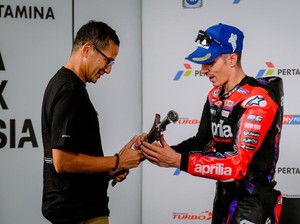 Nama-nama Keris Pusaka yang Diberikan ke 3 Jawara MotoGP Mandalika 2023