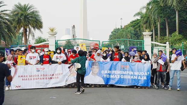 Pengusaha Muda Pendukung Gibran Bagikan 1.000 Mawar Sambut Putusan MK (dok.ist)