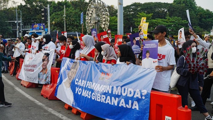 Pengusaha Muda Pendukung Gibran Bagikan 1.000 Mawar Sambut Putusan MK (dok.ist)