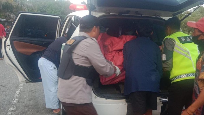 Tiga jenazah korban kecelakaan di Kabupaten Poso, Sulawesi Tengah (Sulteng) diberangkatkan ke Kabupaten Bone, Sulawesi Selatan (Sulsel).