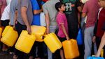Potret Anak-anak di Gaza Antre Air Bersih