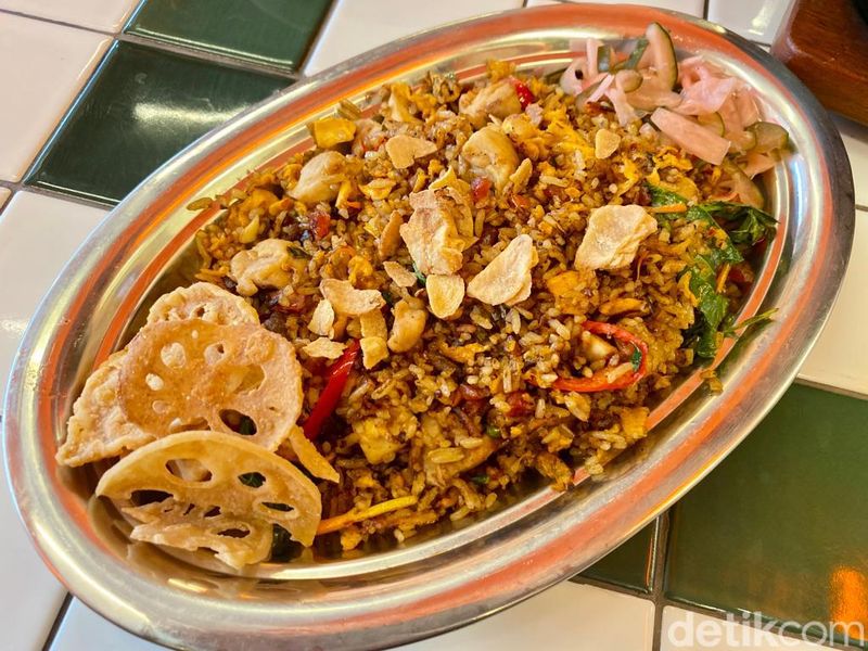 Potteria : Sedap Berkerak! Nasi Claypot dan Nasi Goreng XO Viral di Gading Serpong