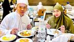 Momen Seru Putra Siregar Makan Bakso Malang hingga Steak