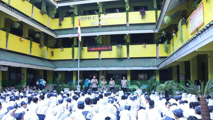 Ratusan pelajar SMPN 43 Jakarta deklarasi anti bullying