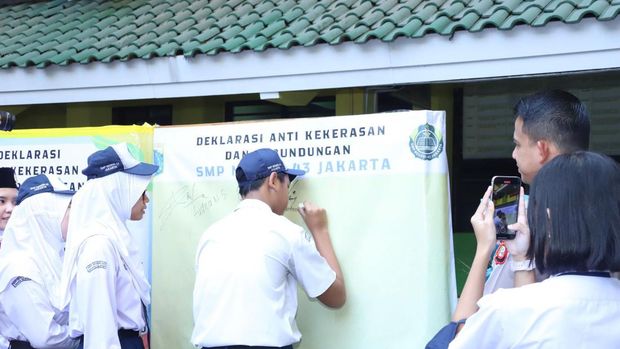 Ratusan pelajar SMPN 43 Jakarta deklarasi anti bullying