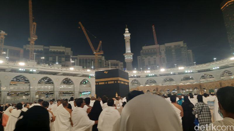 Salat Jenazah Usai Salat Fardhu di Tanah Suci