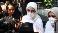 KPK memeriksa Riris Riska Diana sebagai saksi dalam kasus dugaan suap pengurusan perkara di Mahkamah Agung (MA) dengan tersangka Sekretaris MA nonaktif Hasbi Hasan.