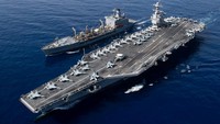 Sedangkan USS Gerald Ford sebagai kapal induk terbesar di dunia saat ini memiliki panjang 337 m dan lebar 78 m, dengan bobot perpindahan hingga lebih dari 100.000 ton. Foto: VIA REUTERS/U.S. NAVAL FORCES CENTRAL COMMAN