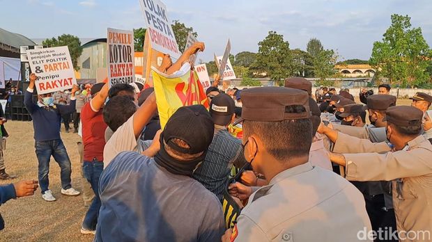 Sispamkota pengamanan Pemilu 2024 yang digelar Polres Jombang.
