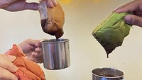 Kalau pergi ke Tasik, bisa mampir minum es coklat di Es Coklat Bahagia. Segelas es coklat bisa dilengkapi roti sobek dengan berbagai rasa. Harganya mulai dari Rp 7 ribu saja. Foto : Instagram @wisatakulinertasikmalaya