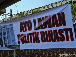 Bayangan Imajinasi Politik