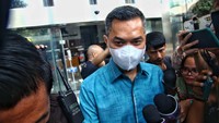 Sirajudin irit bicara saat keluar dari gedung KPK. 