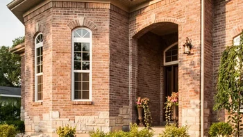 Penjaga rumah di luar negeri: Banyak orang kaya mempunyai rumah besar di luar negeri yang mereka kunjungi sesekali ketika mereka menginginkannya atau sedang dalam perjalanan bisnis di daerah tersebut. Saat mereka pergi, ada banyak staf yang mengurus properti sepanjang tahun, menjaganya tetap bersih jika pemiliknya berkunjung. Foto: via Nord Architecture